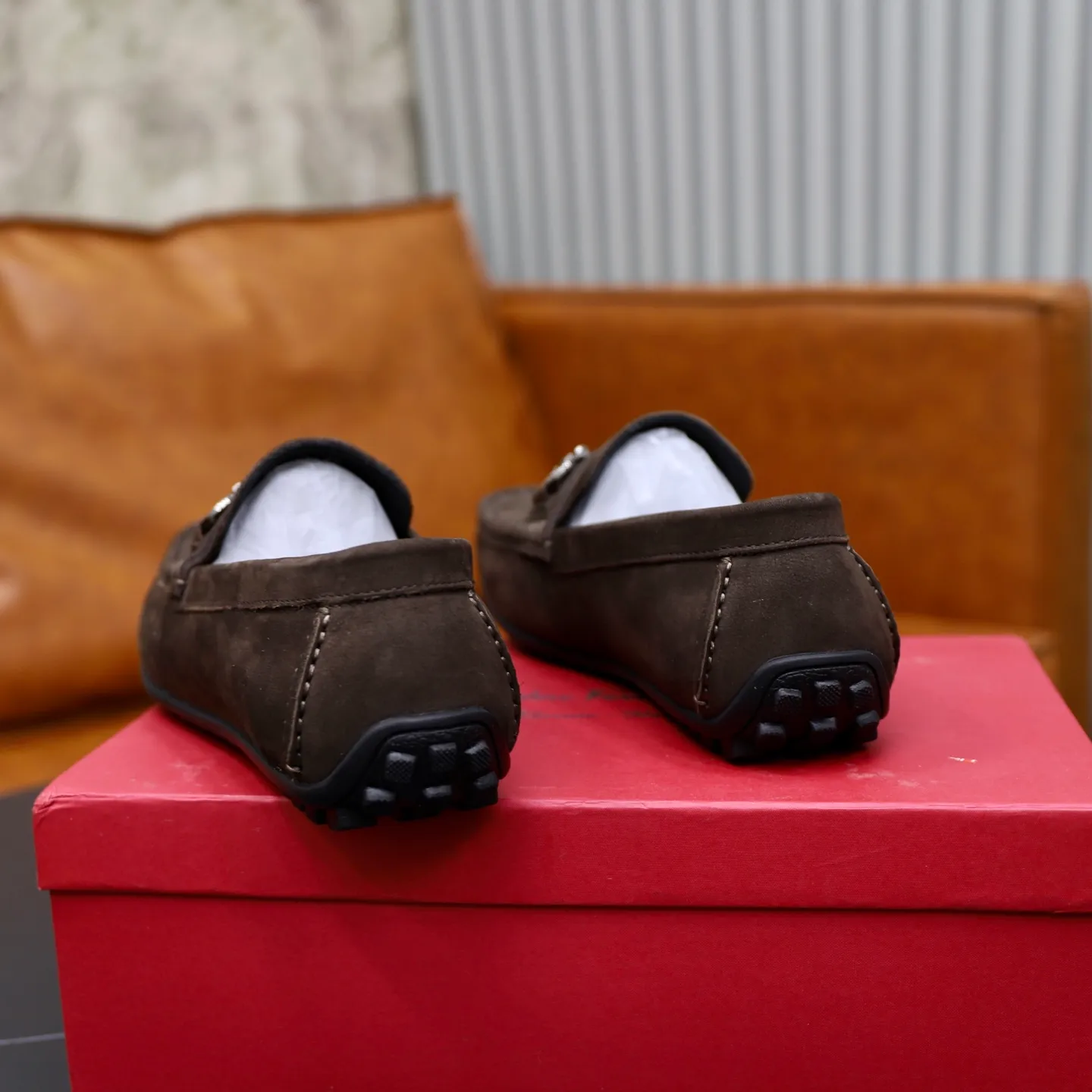 Ex-factory price: 462💰🙅‍♂️🙅‍♂️🙅‍♂️Niuli Brand: Ferragamo Standard code: Men's code 38/44 (45 customized) Grade: Same as the official website Material: Original imported cowhide leather lining Original wear-resistant lightweight outsole Style category: Men's casual slip-on shoes Bean shoes Distinguished luxury brand elements top luxury Color: actual picture color